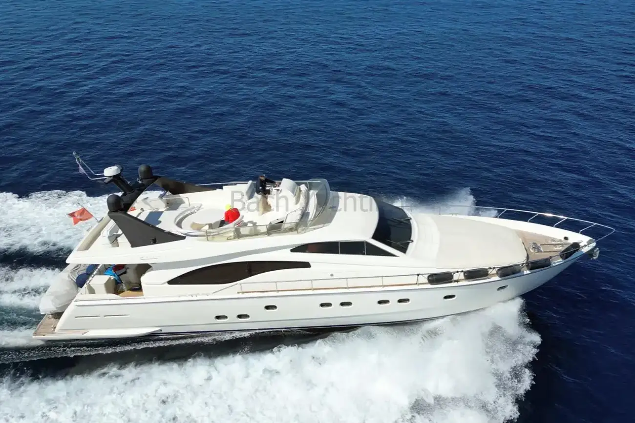 Ferretti Yachts 68