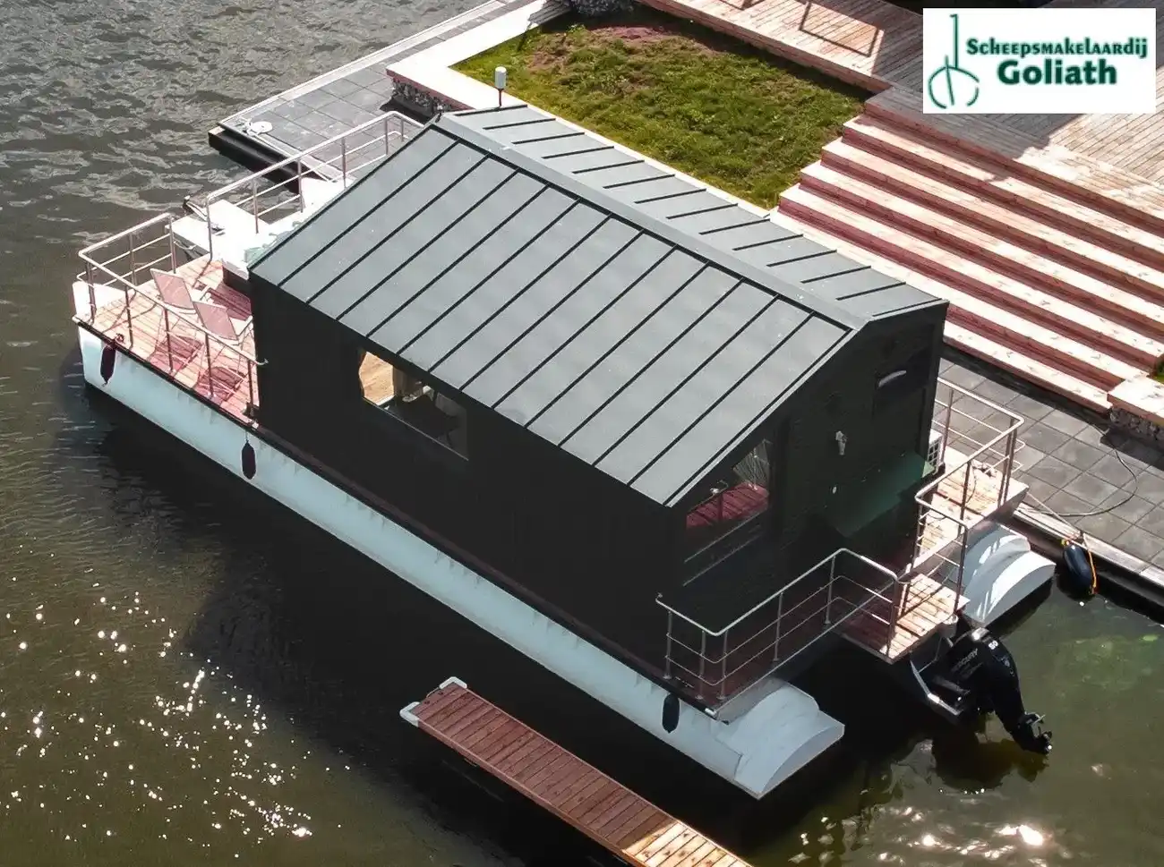 Twin Vee M-Cabin Houseboat