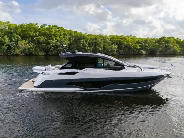 Sunseeker Predator 55