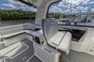 Thumbnail von Sea Ray 370 Sundancer Outboard