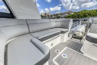 Thumbnail von Sea Ray 370 Sundancer Outboard