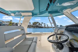 Thumbnail von Boston Whaler 350 Realm