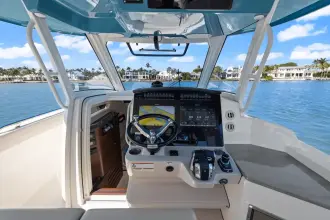 Thumbnail von Boston Whaler 350 Realm