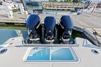 Thumbnail von Boston Whaler 360 Outrage