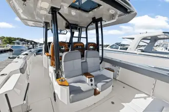 Thumbnail von Boston Whaler 360 Outrage