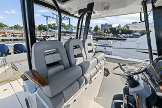 Thumbnail von Boston Whaler 360 Outrage
