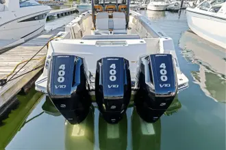 Thumbnail von Boston Whaler 360 Outrage