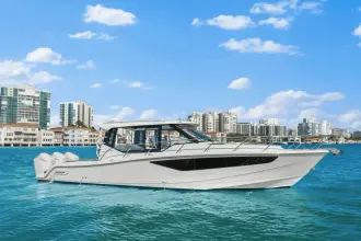 Thumbnail von Boston Whaler 405 Conquest