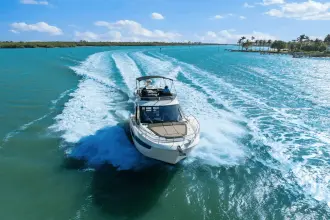 Thumbnail von Galeon 400 FLY