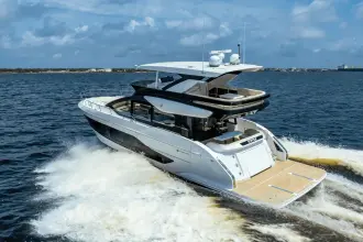 Thumbnail von Cruisers Yachts 57 FLY