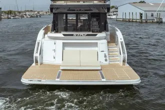 Thumbnail von Cruisers Yachts 57 FLY