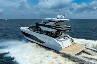 Thumbnail von Cruisers Yachts 57 FLY