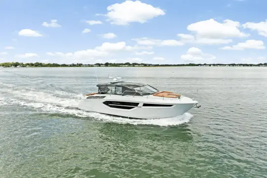 Cruisers Yachts 42 Cantius