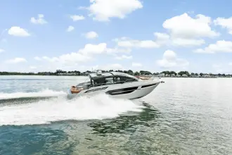 Thumbnail von Cruisers Yachts 42 Cantius
