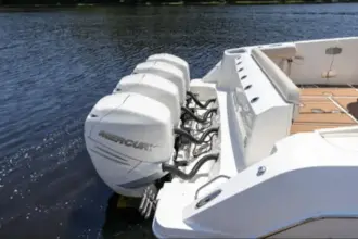 Thumbnail von Boston Whaler 420 Outrage