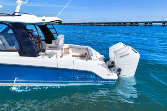 Thumbnail von Boston Whaler 380 Realm