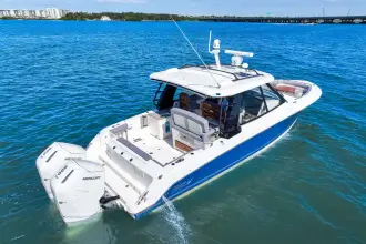 Thumbnail von Boston Whaler 380 Realm