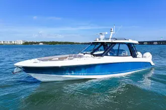 Thumbnail von Boston Whaler 380 Realm