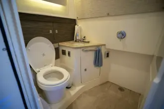 Thumbnail von Boston Whaler 420 Outrage