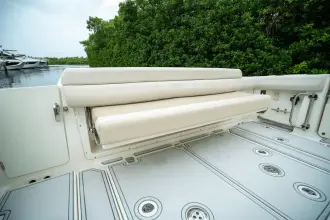 Thumbnail von Boston Whaler 420 Outrage