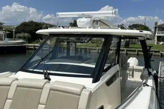 Thumbnail von Boston Whaler 350 Realm