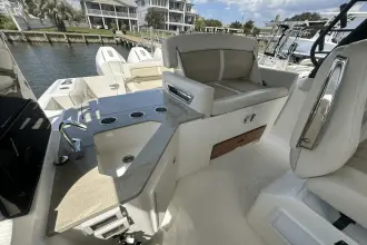 Thumbnail von Boston Whaler 350 Realm