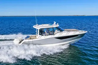 Thumbnail von Boston Whaler 360 Outrage