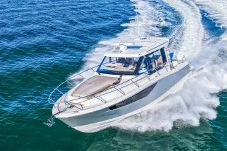 Thumbnail von Boston Whaler 360 Outrage