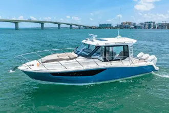 Thumbnail von Boston Whaler 360 Outrage