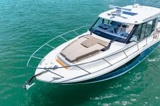 Thumbnail von Boston Whaler 360 Outrage