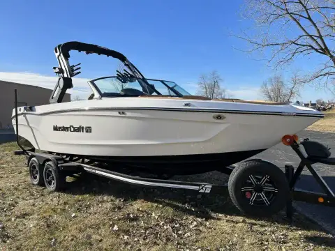 MasterCraft 225