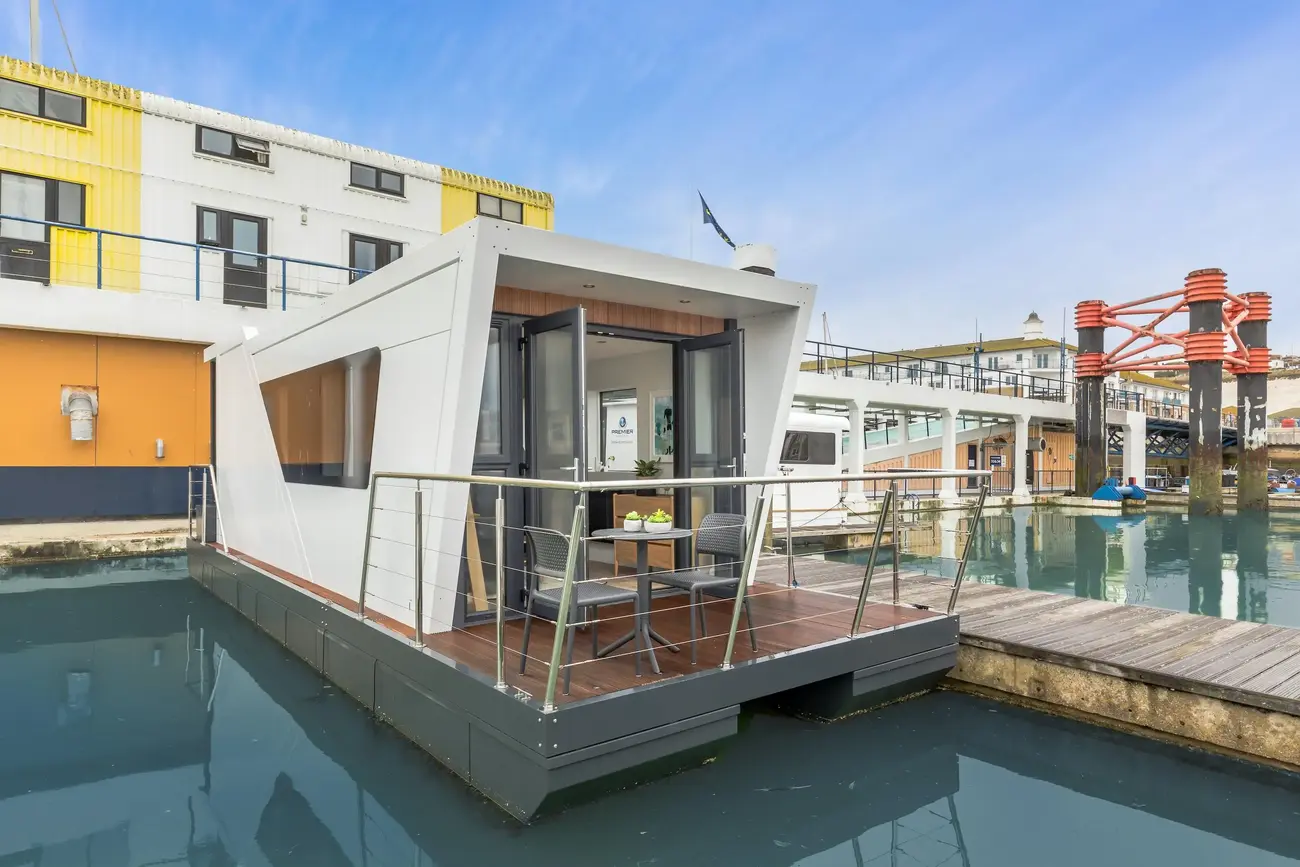 Bluefield M250 Future order M250 Floating Home at Bath