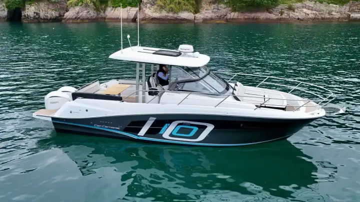 Jeanneau Cap Camarat 10.5 WA S2 BLUE ROCKET