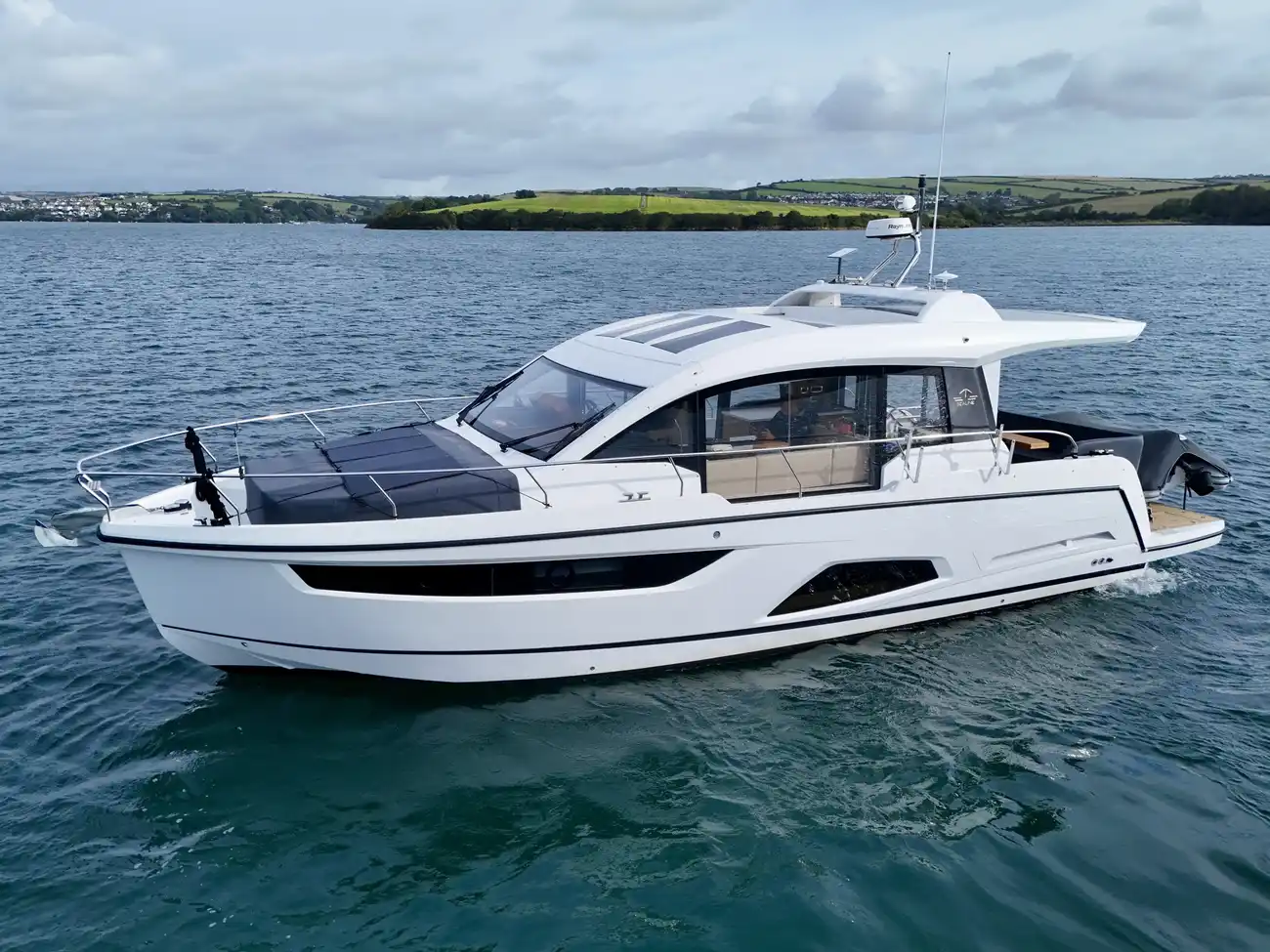 Sealine C430 DESTINY