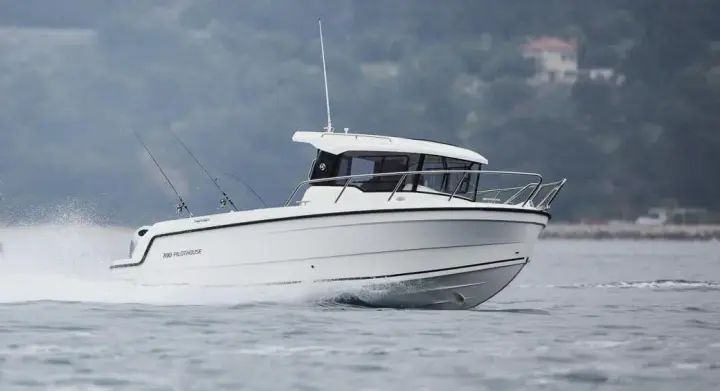 Parker 	700 Pilothouse