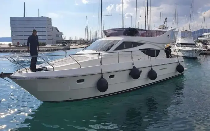 Ferretti Yachts 460