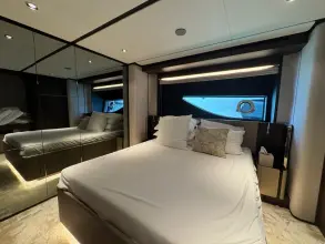 Thumbnail von Ferretti Yachts 860 FERRETTI YACHTS 860