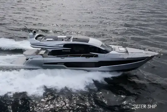 Galeon 700 Skydeck