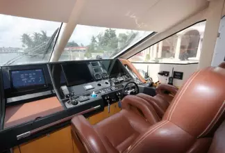 Thumbnail von Sunseeker 86 Yacht