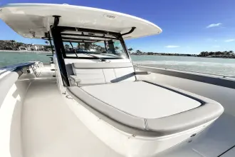 Thumbnail von Boston Whaler 330 Outrage