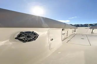 Thumbnail von Boston Whaler 330 Outrage