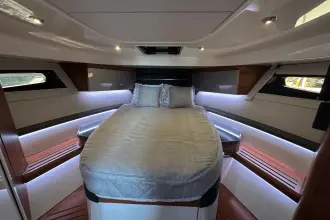 Thumbnail von Boston Whaler 405 Conquest