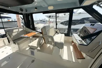 Thumbnail von Boston Whaler 405 Conquest