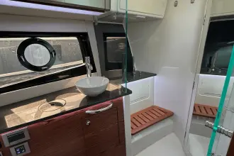 Thumbnail von Boston Whaler 405 Conquest