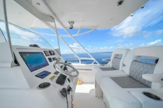 Thumbnail von Intrepid 327 CC Our Season