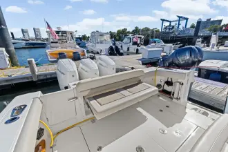 Thumbnail von Boston Whaler 380 Outrage