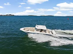 Thumbnail von Boston Whaler 380 Outrage
