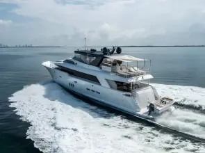 Thumbnail von Hatteras 	100 Motor Yacht  Living the Experience