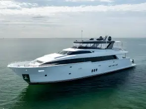 Thumbnail von Hatteras 	100 Motor Yacht  Living the Experience
