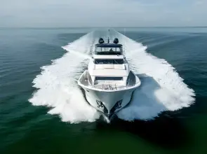 Thumbnail von Hatteras 	100 Motor Yacht  Living the Experience